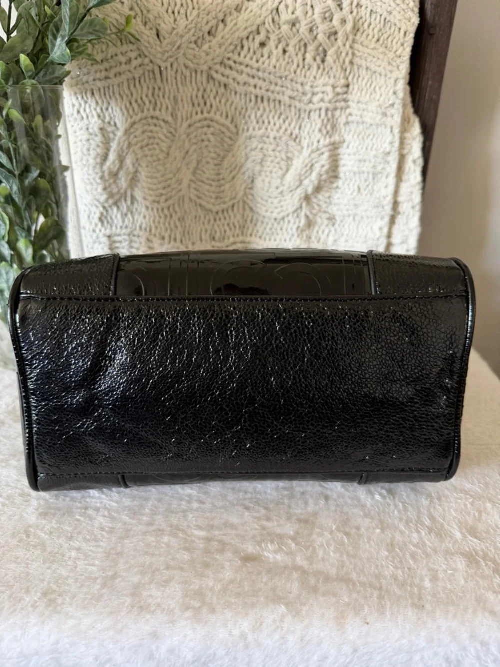 Liz Claiborne Vintage Patent Leather Purse - Picture 6 of 9